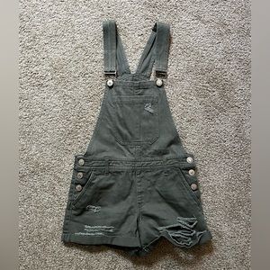 Forever 21 Green Overall Shorts - Size 24